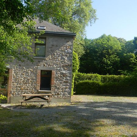 Logis Relais Des Cailleres Hotel Saint Pavace Bagian luar foto
